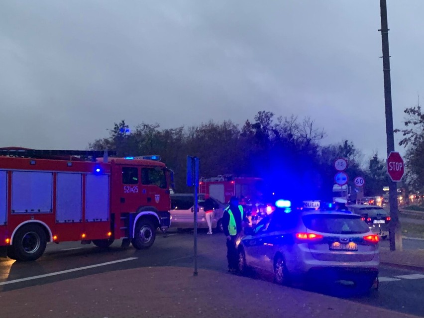 Wypadek na krajowej jedenastce w Bogdanowie. Duże utrudnienia w ruchu