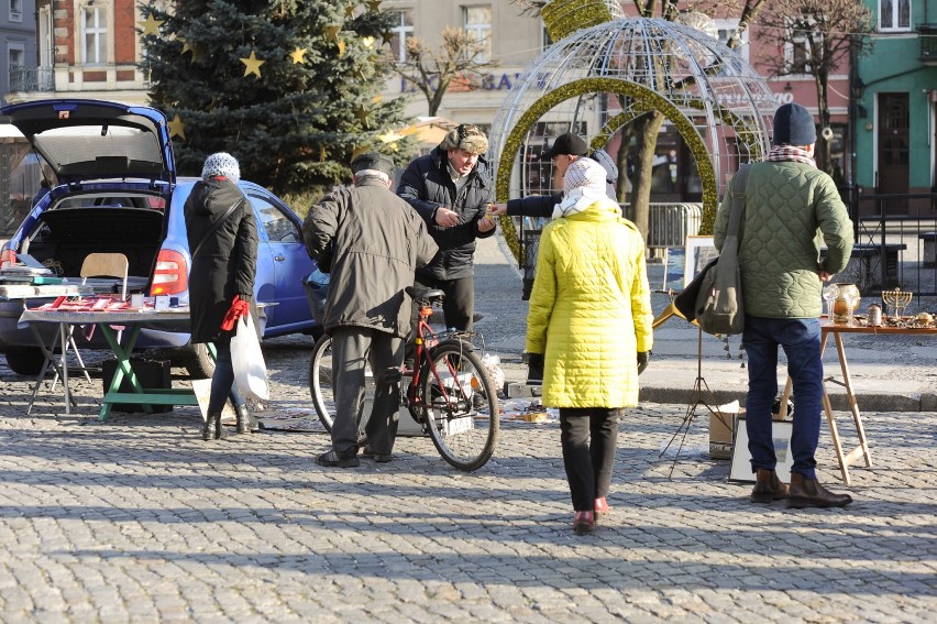 Pierwszy w 2019 roku targ staroci w Lesznie