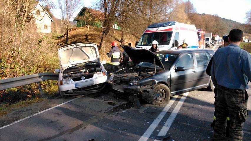 Wypadek na drodze do Krynicy. Kobieta i dwoje dzieci w szpitalu