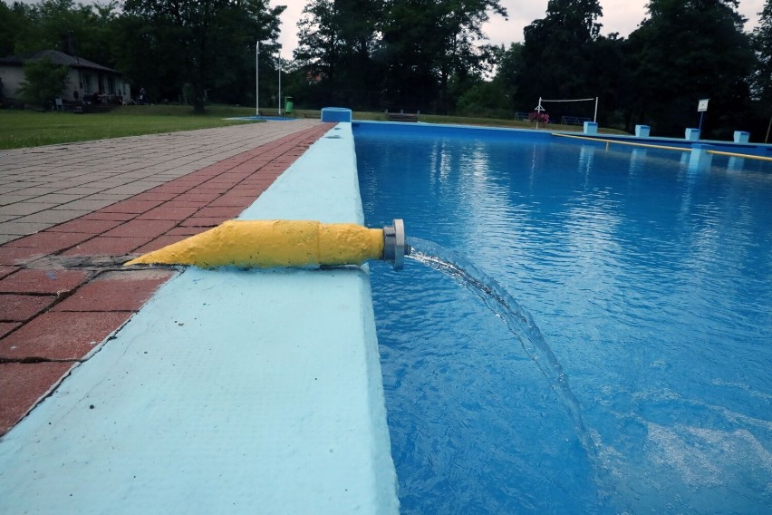 Od dzisiaj czynny jest letni basen przy ulicy Słonecznej w Prochowicaach