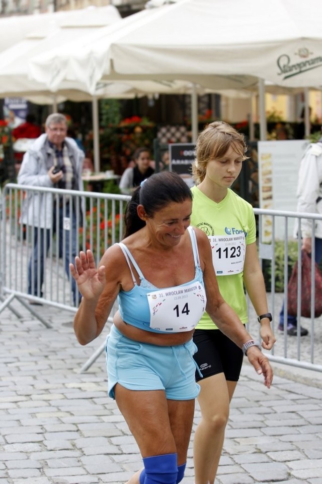 Maraton Wrocław - prof. Alicja Chybicka na mecie