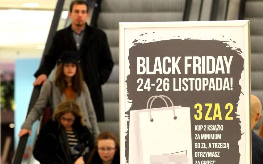 Black friday - sklepy prześcigają się w promocjach. Moda na...