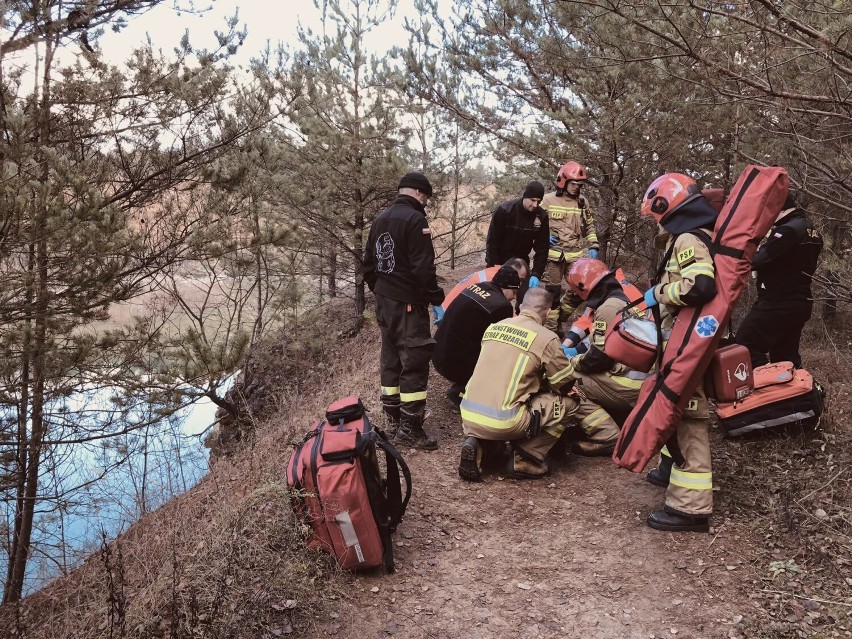 Bytomscy strażacy pomogli rowerzyście w jaworznickim Gródku. Do interwencji doszło w czasie ćwiczeń z ratownictwa wodno-nurkowego