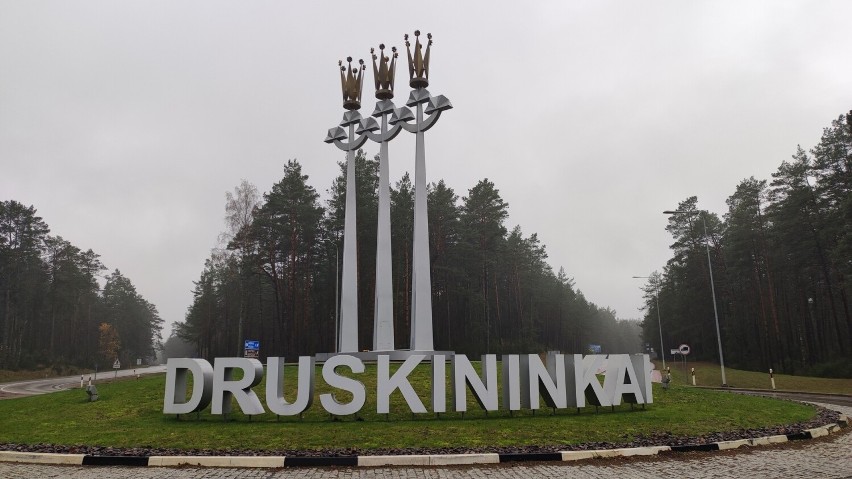 Od granicy z Polską kierowcy jadący do Druskiennik mają do...