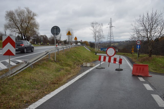 Przebudowa wiaduktu w ciągu drogi krajowej nr 94 w Bochni, wjazd od strony Łapczycy do Bochni jest niemożliwy, 19.11.2021