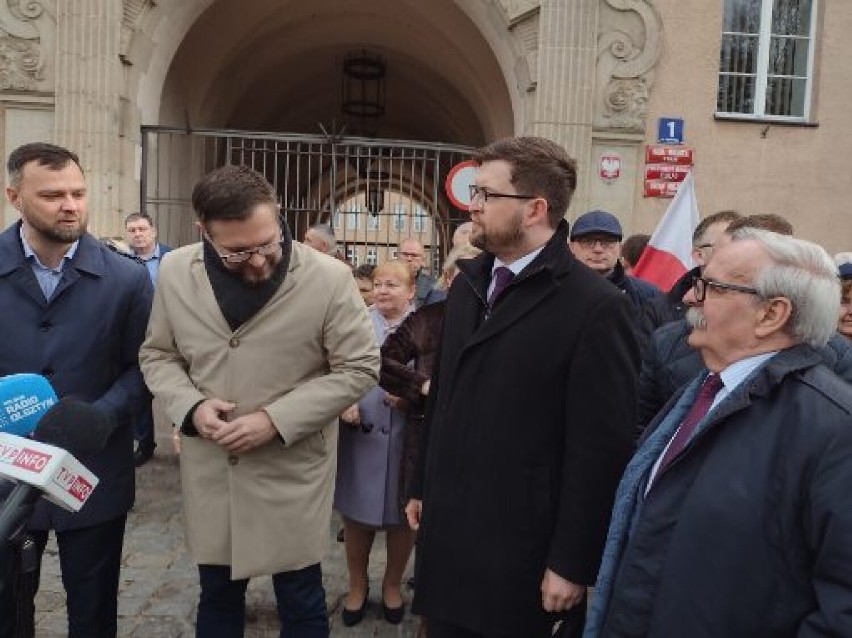 Pod rządami prezydenta Wróblewskiego port w Elblągu przypomina parking dla TiR-ów!