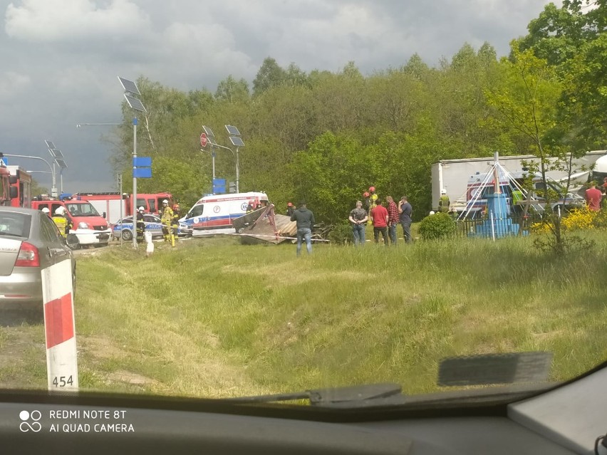 Wypadek na krzyżówkach gielniowskich: Ofiary śmiertelne to mieszkańcy powiatu opoczyńskiego [FOTO]