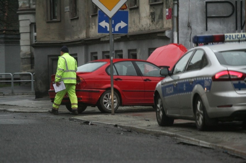 Wypadek na ulicy Skłodowskiej Curie w Legnicy [ZDJĘCIA]