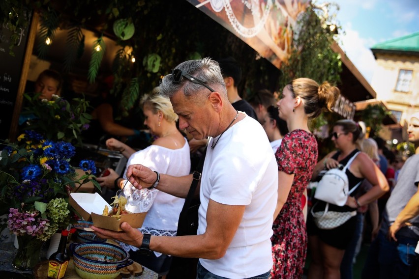 Wielka wyżerka na Małym Rynku. Ruszył Festiwal Pierogów [ZDJĘCIA]