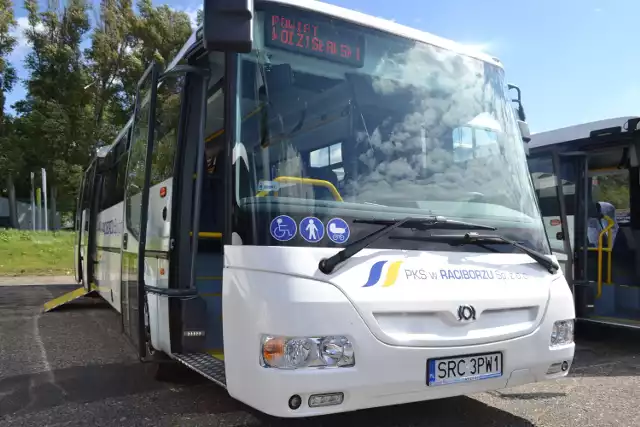 Nowe autobusy wyjechały na drogi powiatu wodzisławskiego i raciborskiego