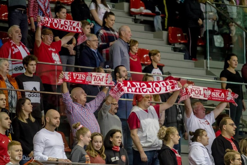 Mecz: Polska - Wielka Brytania . Kibice na zdjęciach.  Znajdź się w naszej galerii!