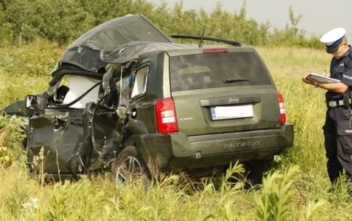 Wrocław: Wypadek na niestrzeżonym przejeździe w Świniarach (ZDJĘCIA)