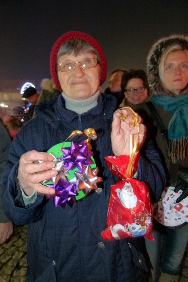 Choinki za ozdoby w Sieradzu. Była to trzecia edycja świątecznej akcji organizowanej przez miasto