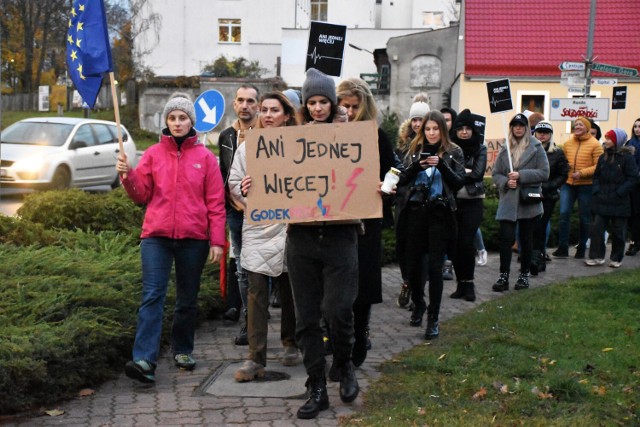 W niedzielę odbył się protest po śmierci ciężarnej 30-letniej Izabeli z Pszczyny