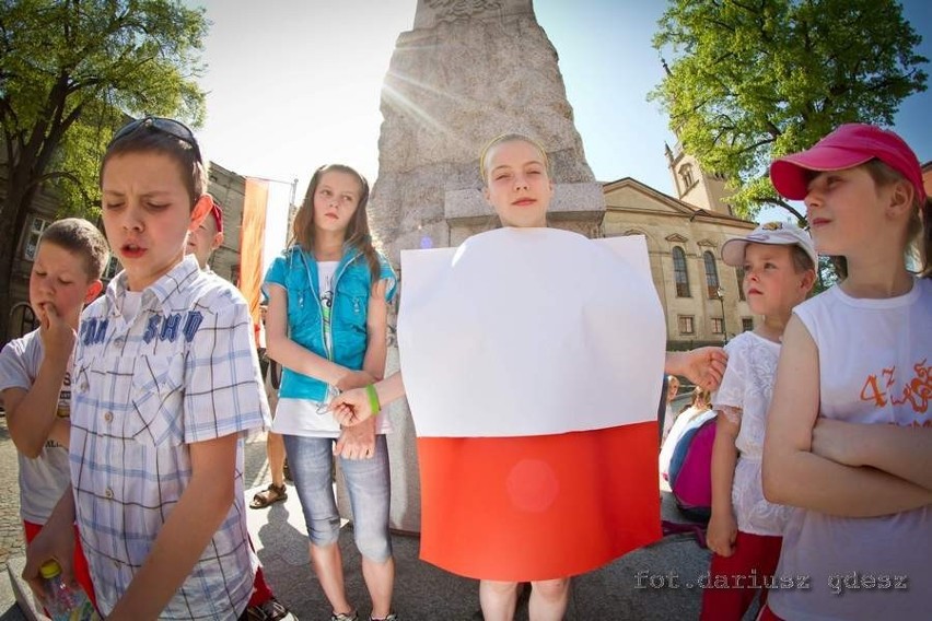 Dzień Flagi Rzeczypospolitej Polskiej w Wałbrzychu (ZDJĘCIA)