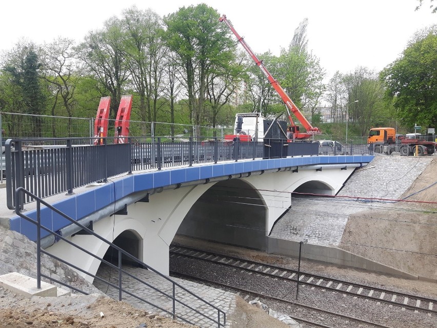 Koniec remontu wiaduktu na ul. Hożej w Szczecinie. Zmiany w komunikacji miejskiej i dla kierowców