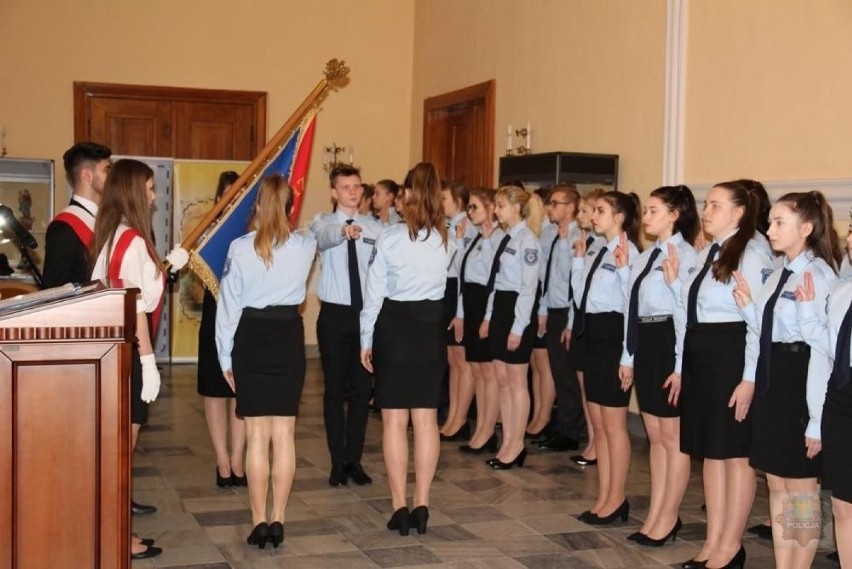 Uroczystość odbywała się tradycyjnie, według ceremoniału...