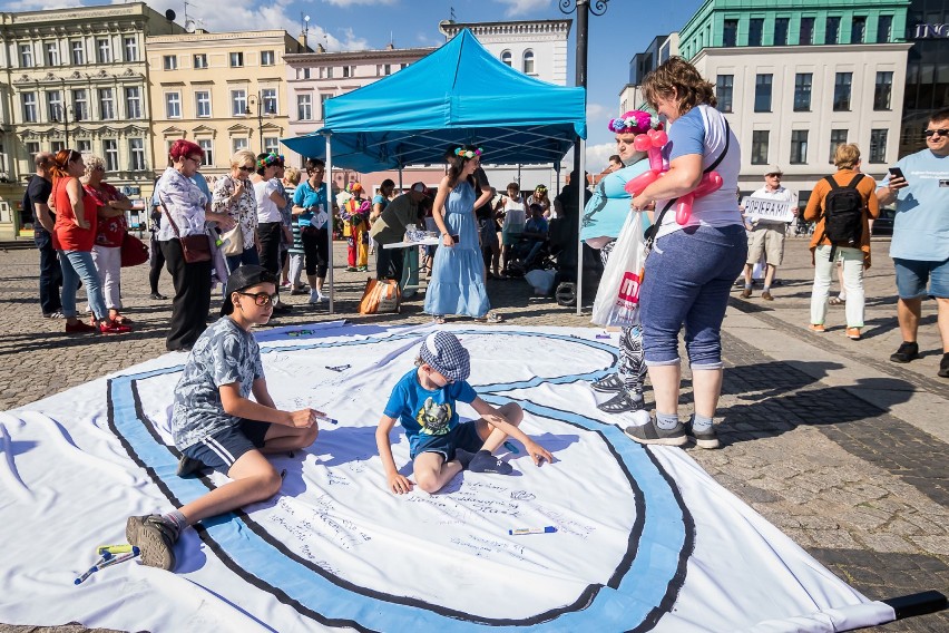 „Solidarni z niepełnosprawnymi - pozytywna akcja społeczna”...