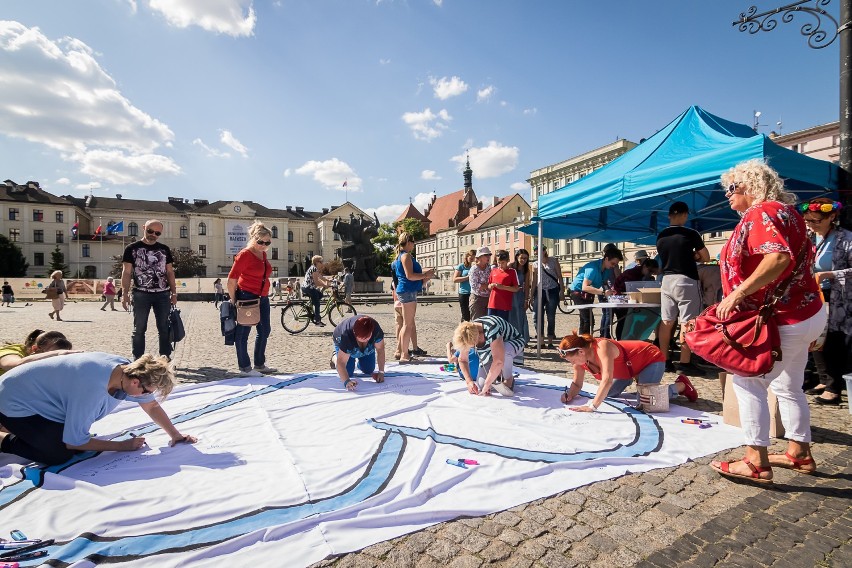 „Solidarni z niepełnosprawnymi - pozytywna akcja społeczna”...