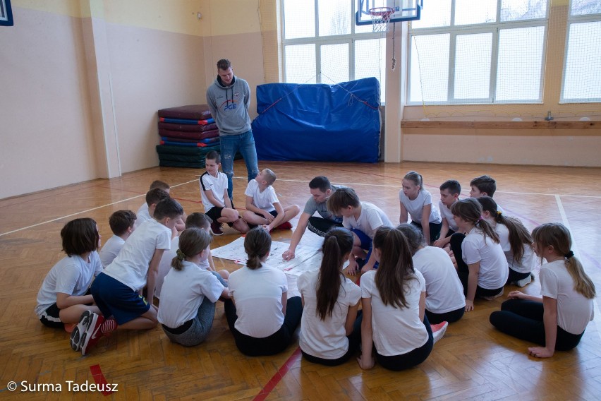 Wuef ze Spójnią w SP 6 na osiedlu Pyrzyckim w Stargardzie