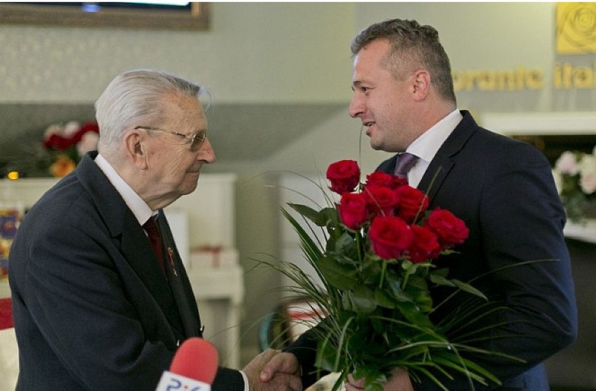 Alojzy Gładykowski podczas swoich 90 urodzin