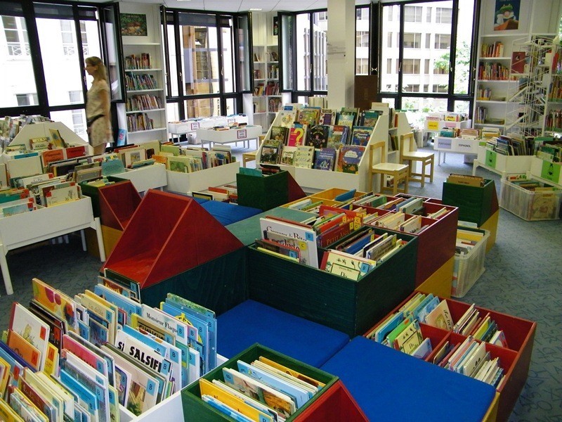 Miejska Biblioteka Publiczna w Chojnicach: Bibliotekarka odwiedziła biblioteki w Szwajcarii