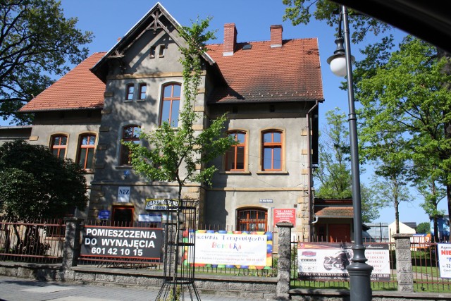 Siedziba firmy znajduje się w Pszczynie przy ul. Bogedaina