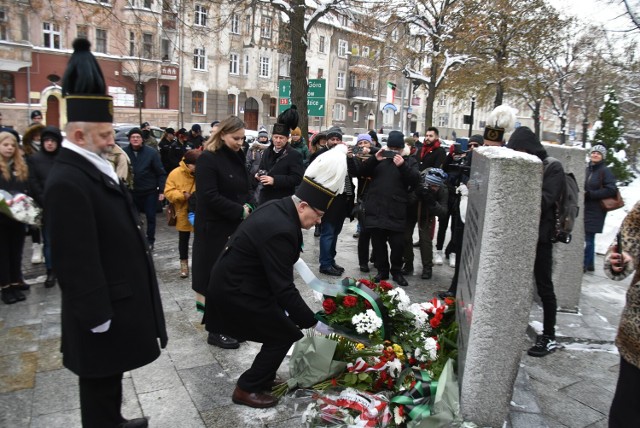 Barbórkowa uroczystość pod pomnikiem Pamięci Górnictwa Wałbrzyskiego