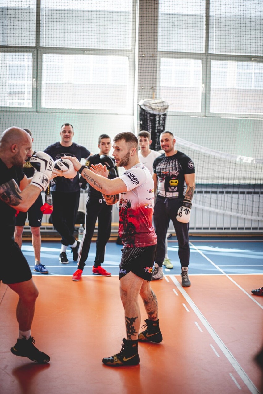 W Ozorkowie odbył się trening bokserski z byłym Mistrzem Europy. ZDJĘCIA