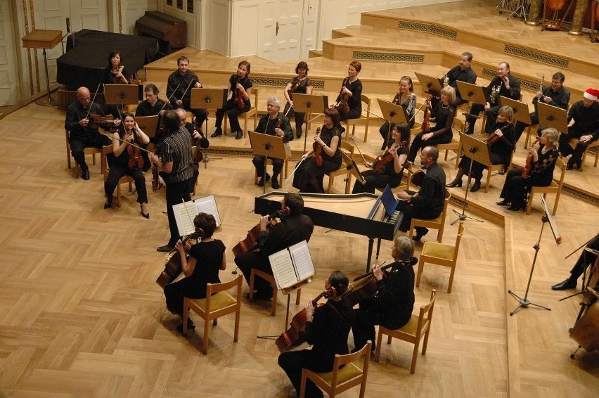 Chór Filharmonii Czeskiej będzie w piątek jednym z...