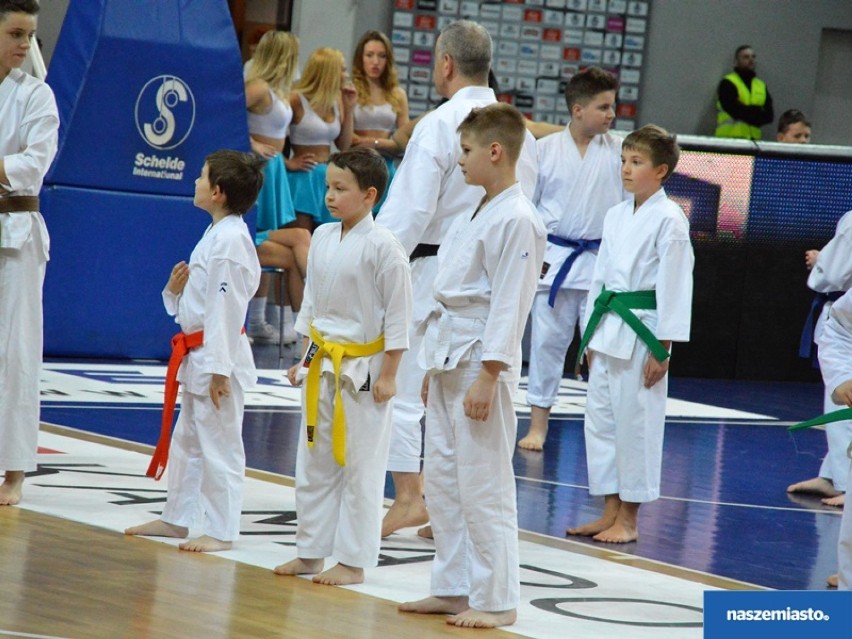 Pokaz karateków z Włocławka i okolic podczas meczu Anwilu w Hali Mistrzów [zdjęcia, wideo]