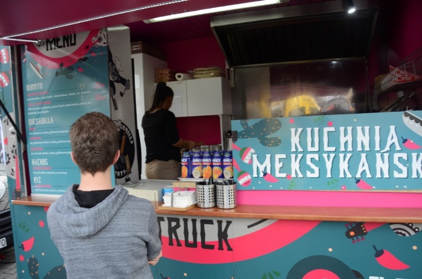 Bełchatów. Zlot Food Trucków na placu Narutowicza [ZDJĘCIA]