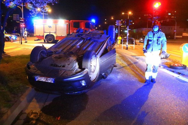 Wypadek na skrzyżowaniu ulic: Strzegomskiej i Robotniczej we Wrocławiu 27.04.2021