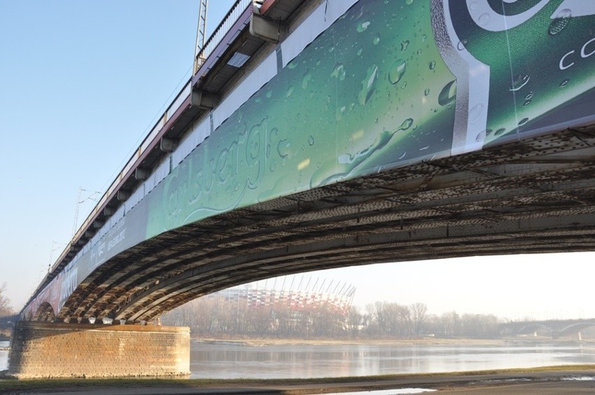 Nowa płachta z logo sponsora przystroiła Most Średnicowy
