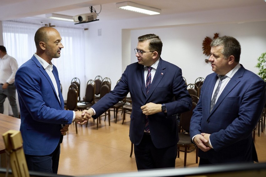 Podpisanie umowy na budowę żłobka w Olszynach