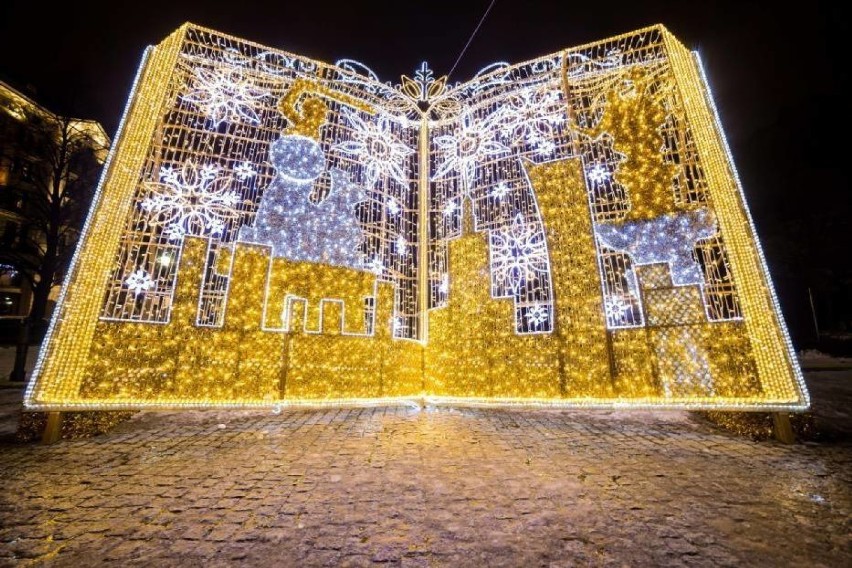 Świąteczna Iluminacja 2019, Warszawa. Kiedy słynne zapalenie choinki? 7 grudnia miliony świateł rozbłysną w stolicy