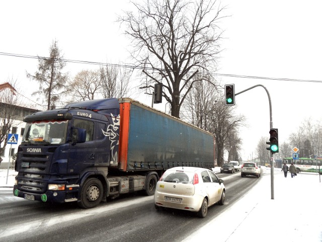 Mieszkańcy są przerażeni wizją puszczenia wzmożonego ruchu samochodów i tirów przez centrum Węgierskiej Górki.