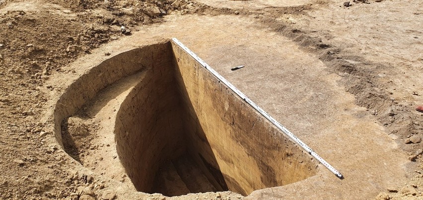 Niezwykłe odkrycie archeologów. Neolityczne "lodówki" na trasie północnej obwodnicy Krakowa