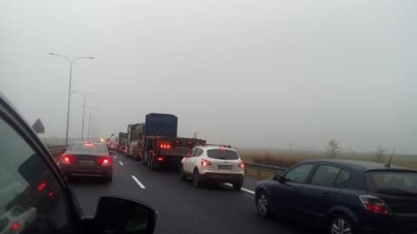 Wypadek na A1 9.11.2018. Autostrada A1 zamknięta na odcinku...