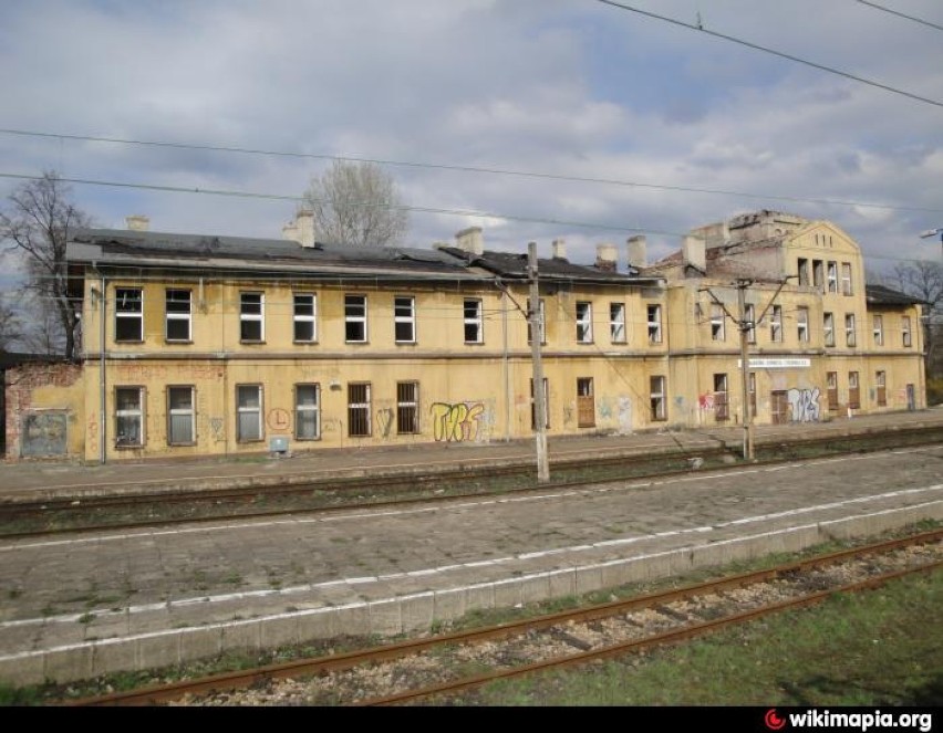 Dworzec w Strzemieszycach oraz parowozownia dawniej i dziś