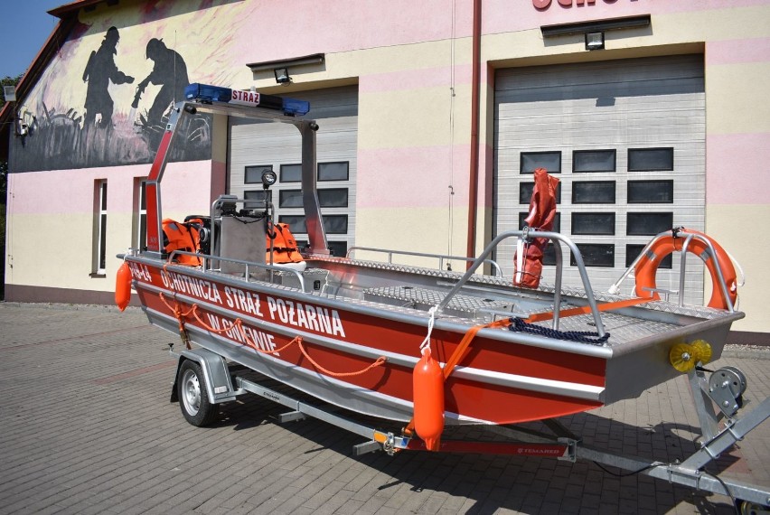 Gniew. Strażacy bogatsi o nowoczesną łódź - Marims 500 przemierza jeziora i rzekę [ZDJĘCIA]