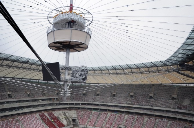 Dach Stadionu Narodowego składa się z 72 elementów