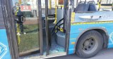 Kolizja miejskiego autobusu na rondzie na ulicy Poznańskiej [ZDJĘCIA]