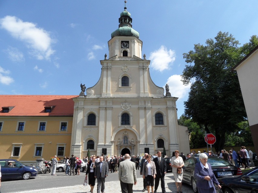 15 sierpnia 2012m r. tłumy mieszkaców uczestniczyły w patronalnym święcie w światyni w Rudach