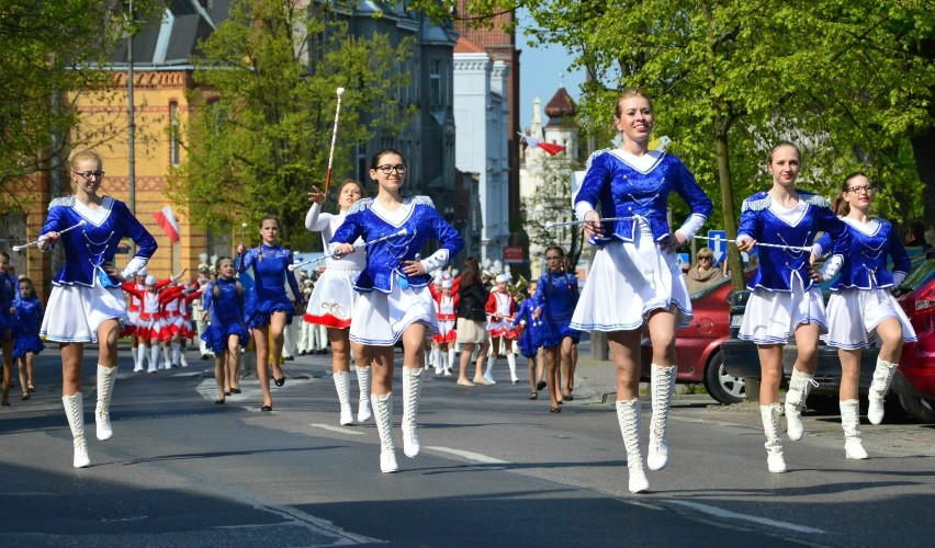 Kwidzyn: Święto Konstytucji 3 Maja. Biało-czerwony pochód przeszedł ulicami miasta [ZDJĘCIA]