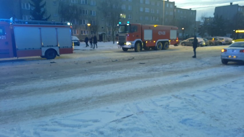 Gniezno. Wypadek na ulicy Lednickiej. Trzy osoby są poszkodowane