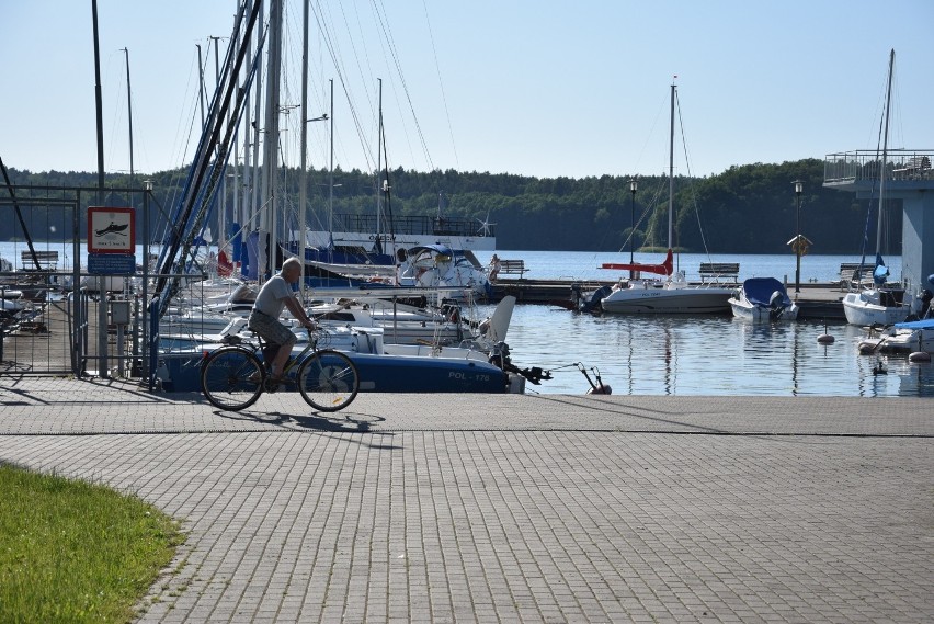 Zapraszamy na plaże do Charzyków. Sport, muzyka, relaks na...