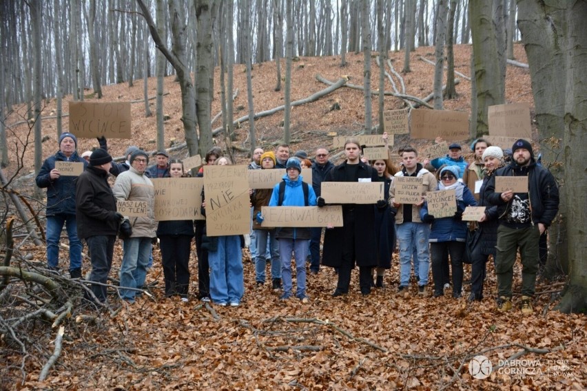 3 marca mieszkańcy Dąbrowy Górniczej protestowali przeciwko...