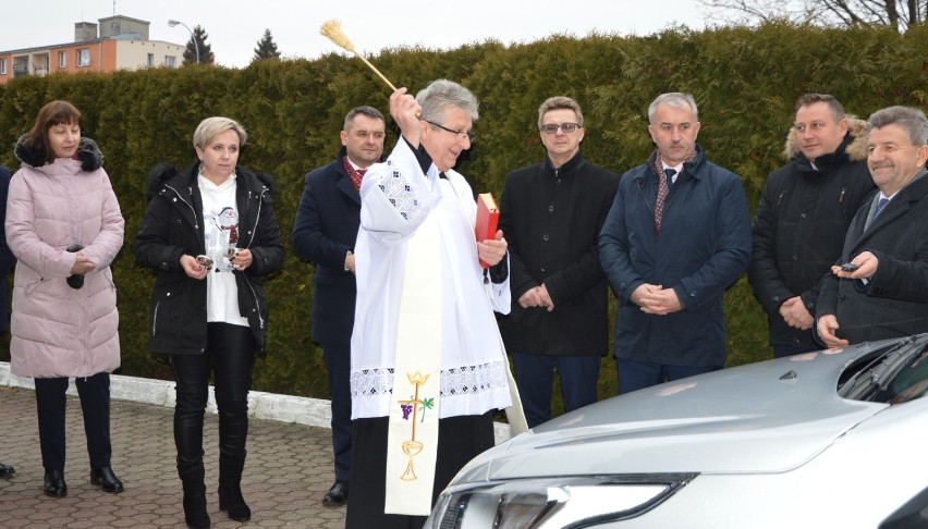 Dom Pomocy Społecznej BARKA im. Jana Pawła II w Janowie Lubelskim otrzymał dofinansowanie na zakup nowego pojazdu. Zdjęcia