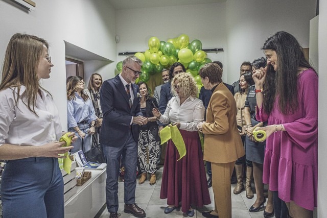 Wiele radości towarzyszyło otwarciu nowego biura fundacji Iskierki w Katowicach.
